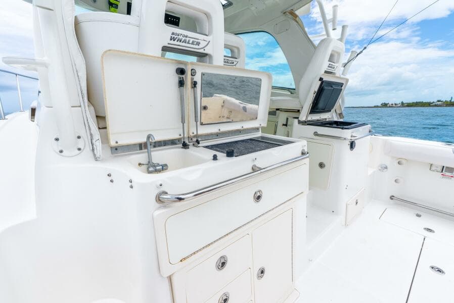 2012 Boston Whaler 345 Conquest