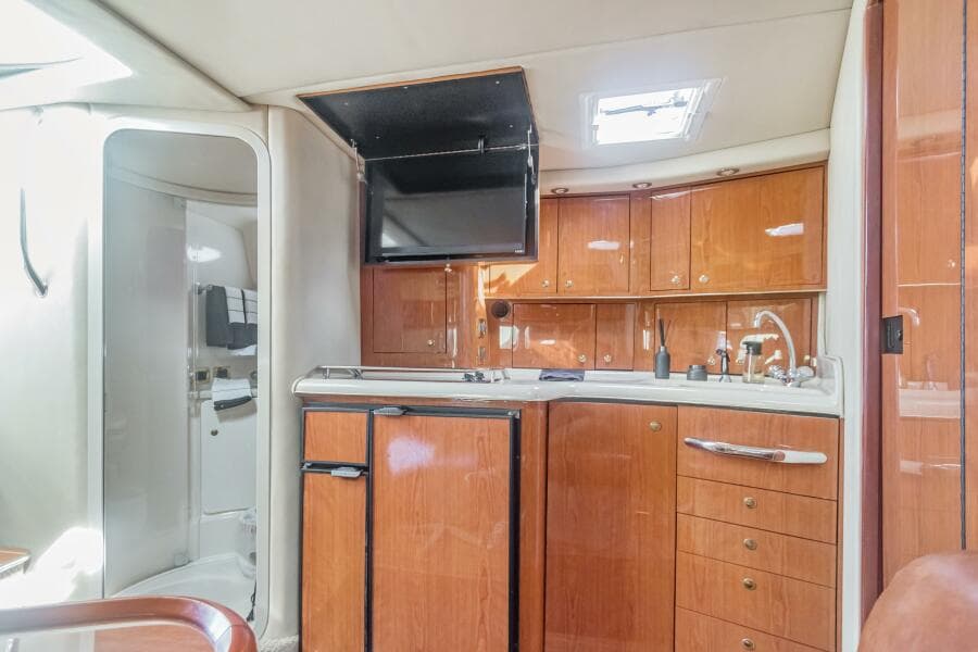 2000 Sea Ray 370 Express Cruiser