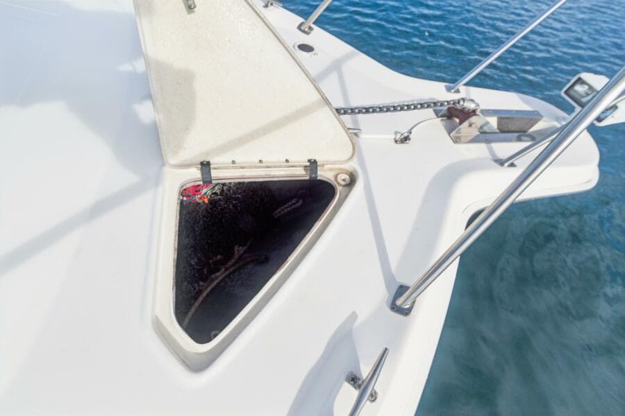 2000 Sea Ray 370 Express Cruiser