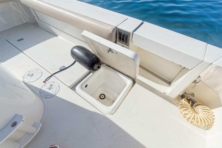 2000 Sea Ray 370 Express Cruiser