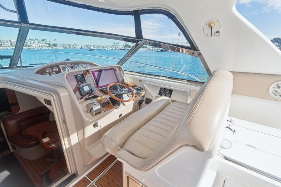 2000 Sea Ray 370 Express Cruiser