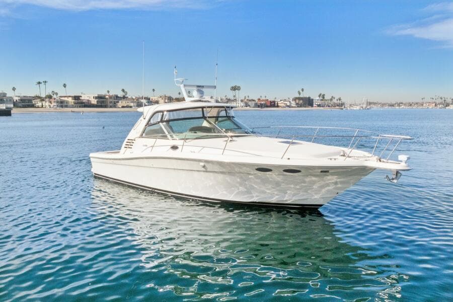 2000 Sea Ray 370 Express Cruiser