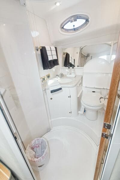 2000 Sea Ray 370 Express Cruiser