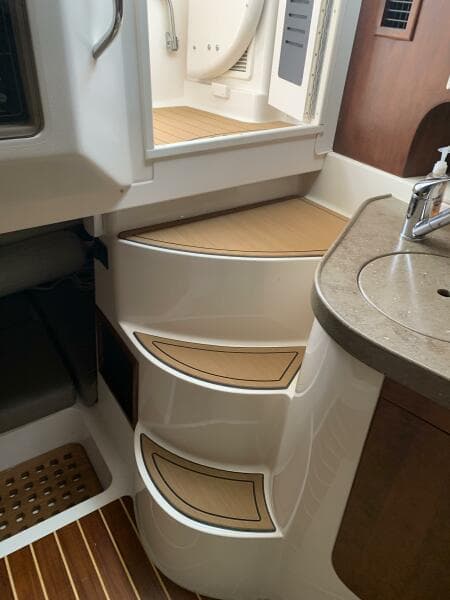 2014 Grady-White Express 330