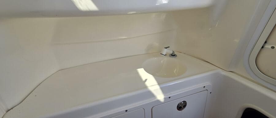 2006 Boston Whaler 270 Outrage