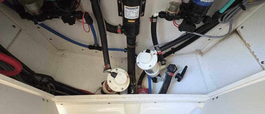 2006 Boston Whaler 270 Outrage