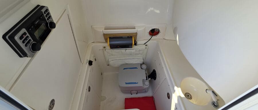 2006 Boston Whaler 270 Outrage