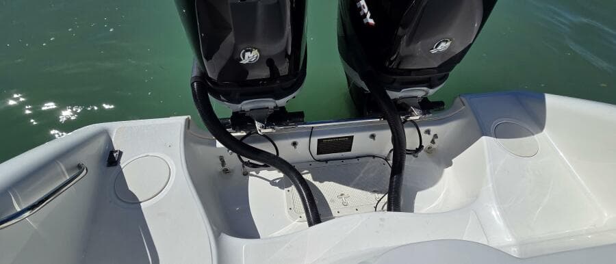 2006 Boston Whaler 270 Outrage