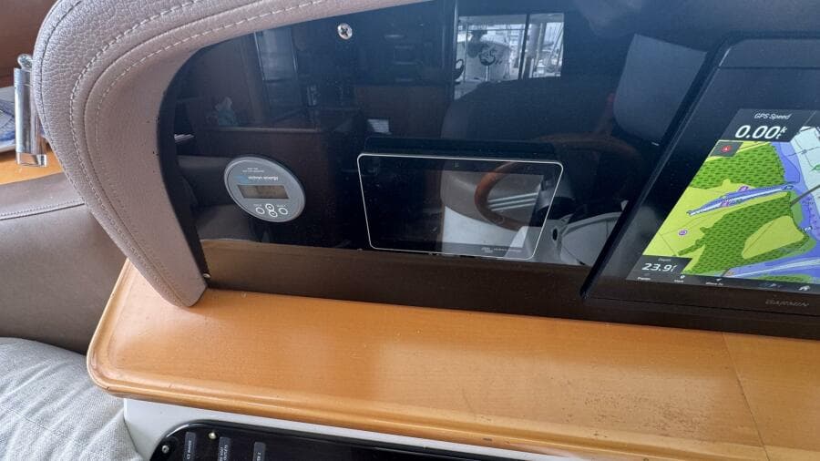 Electronics & Navigation