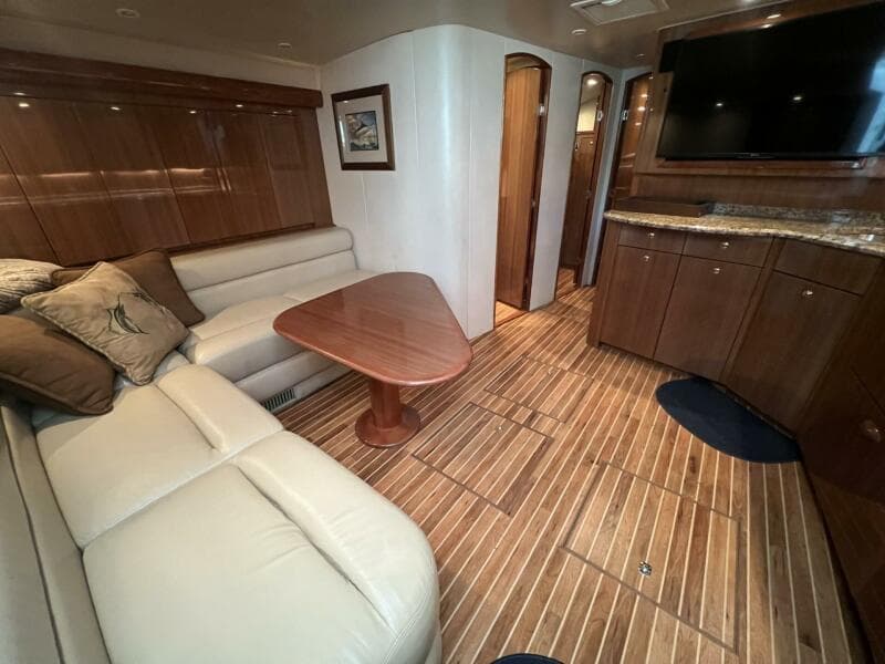 Viking 52 SILENT PARTNER - Salon/Galley