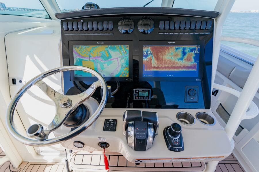 2019 Boston Whaler 380 Outrage