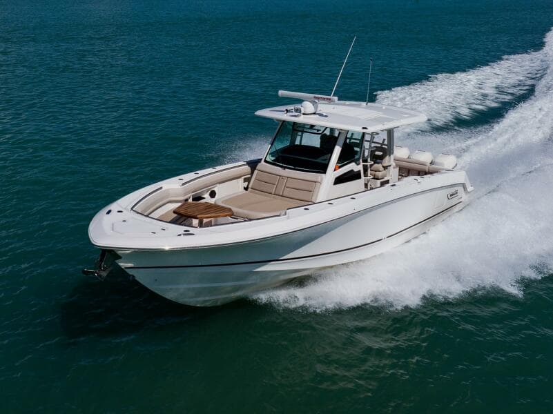 2019 Boston Whaler 380 Outrage