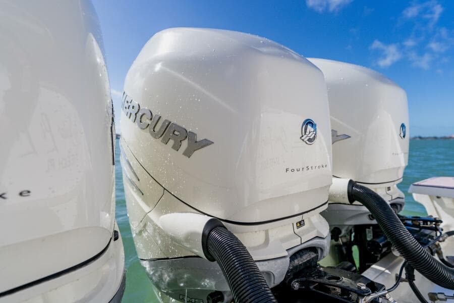 2019 Boston Whaler 380 Outrage