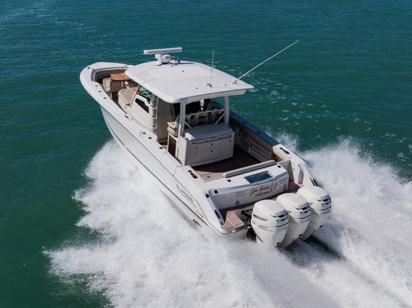 2019 Boston Whaler 380 Outrage