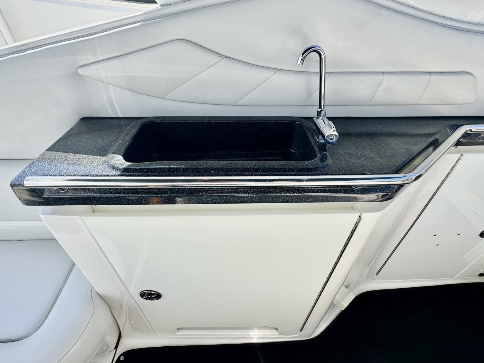 2004 Regal 3260 Commodore - Photo 21