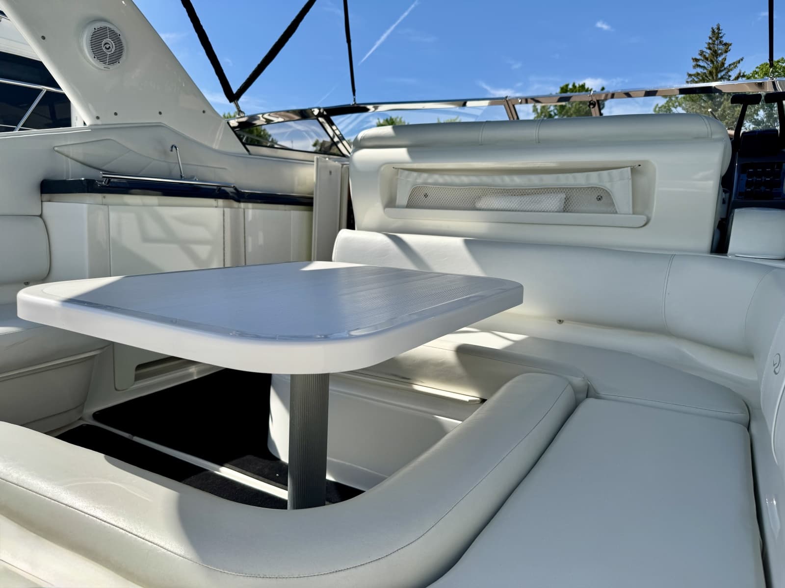 2004 Regal 3260 Commodore - Photo 2
