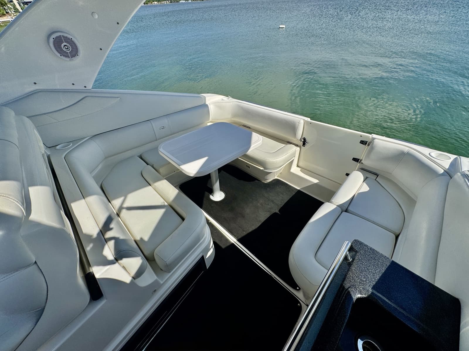 2004 Regal 3260 Commodore - Photo 20