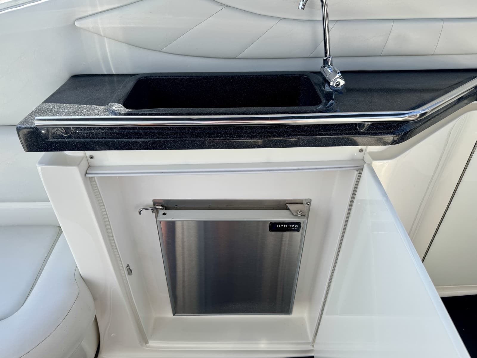 2004 Regal 3260 Commodore - Photo 22