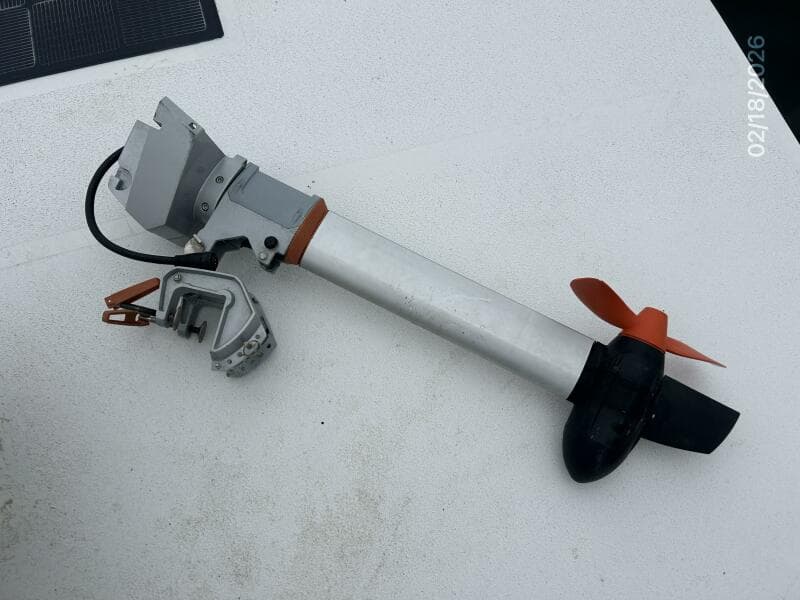 37' Great Harbour tender outboard