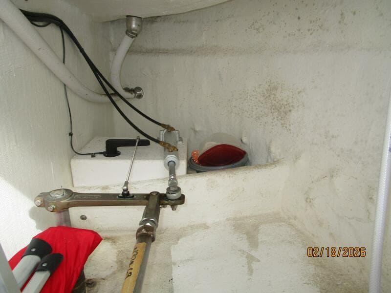 37' Great Harbour lazarette starboard