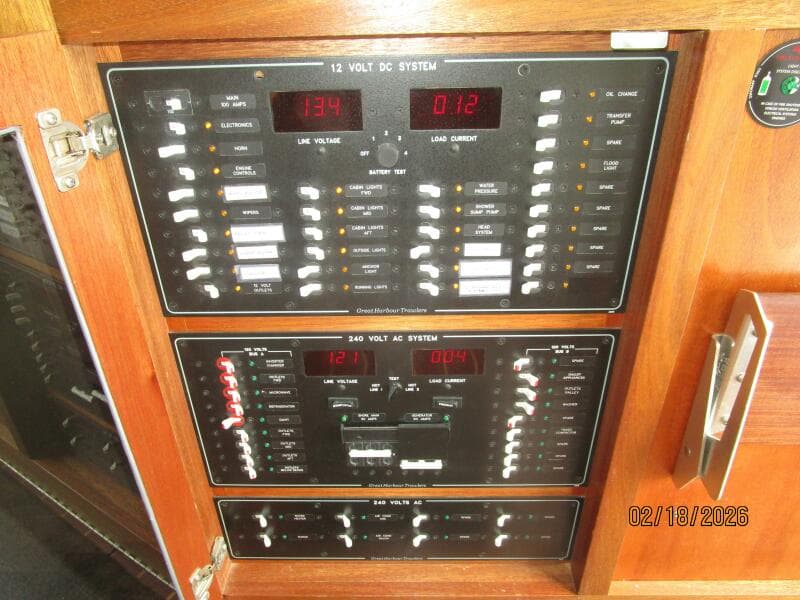 37' Great Harbour electrical panel