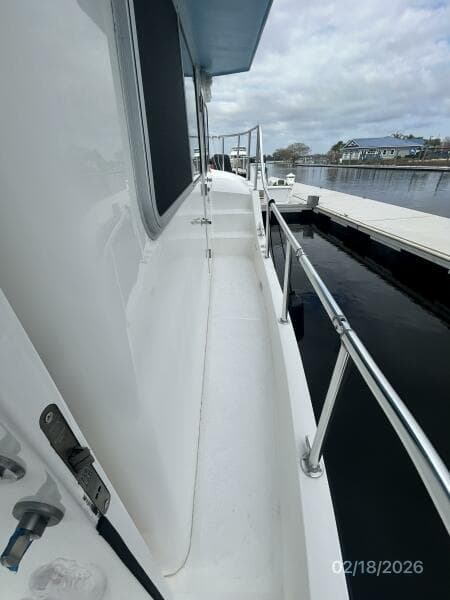 37' Great Harbour starboard side deck1