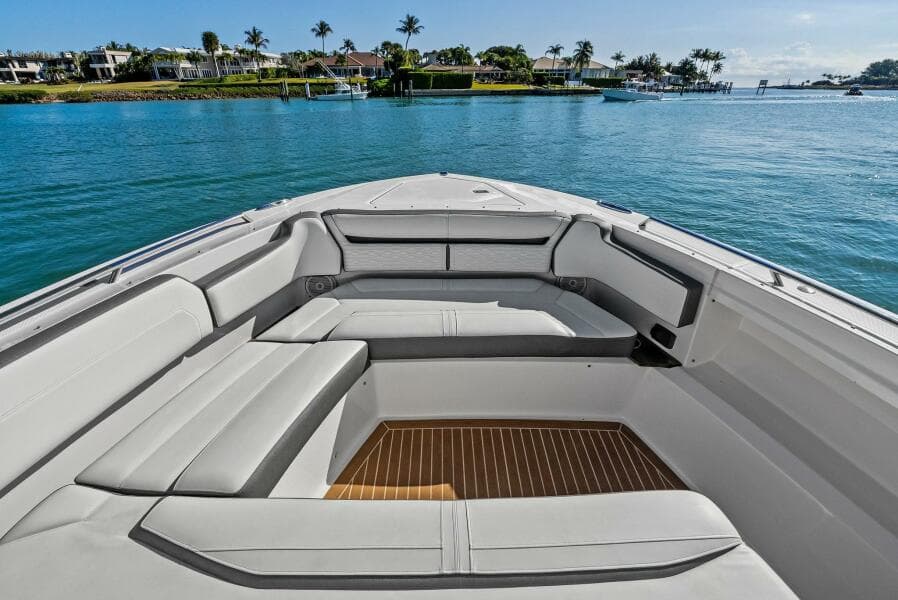 2019 Tiara Yachts 38 LS