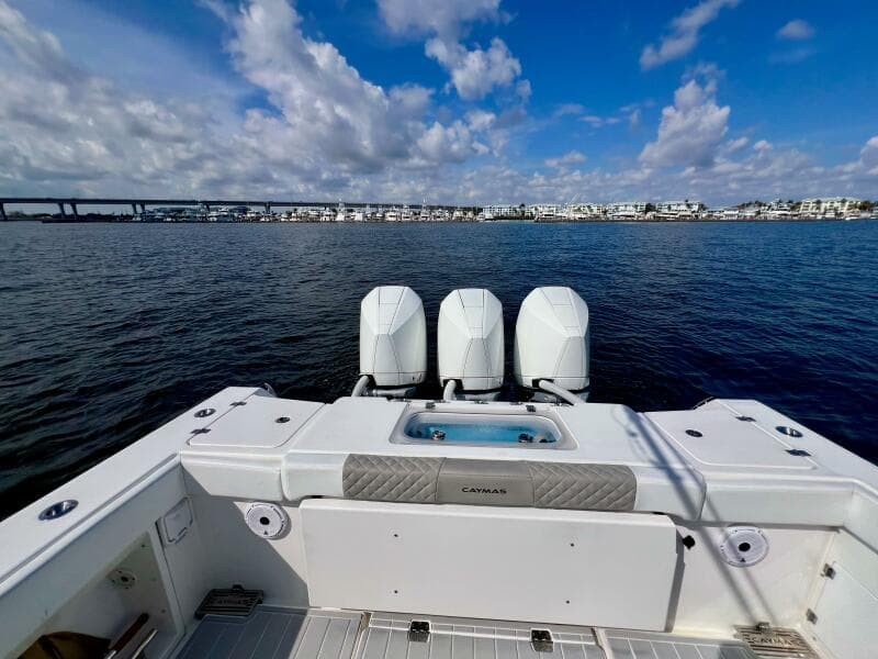 2021 Caymas 341CC