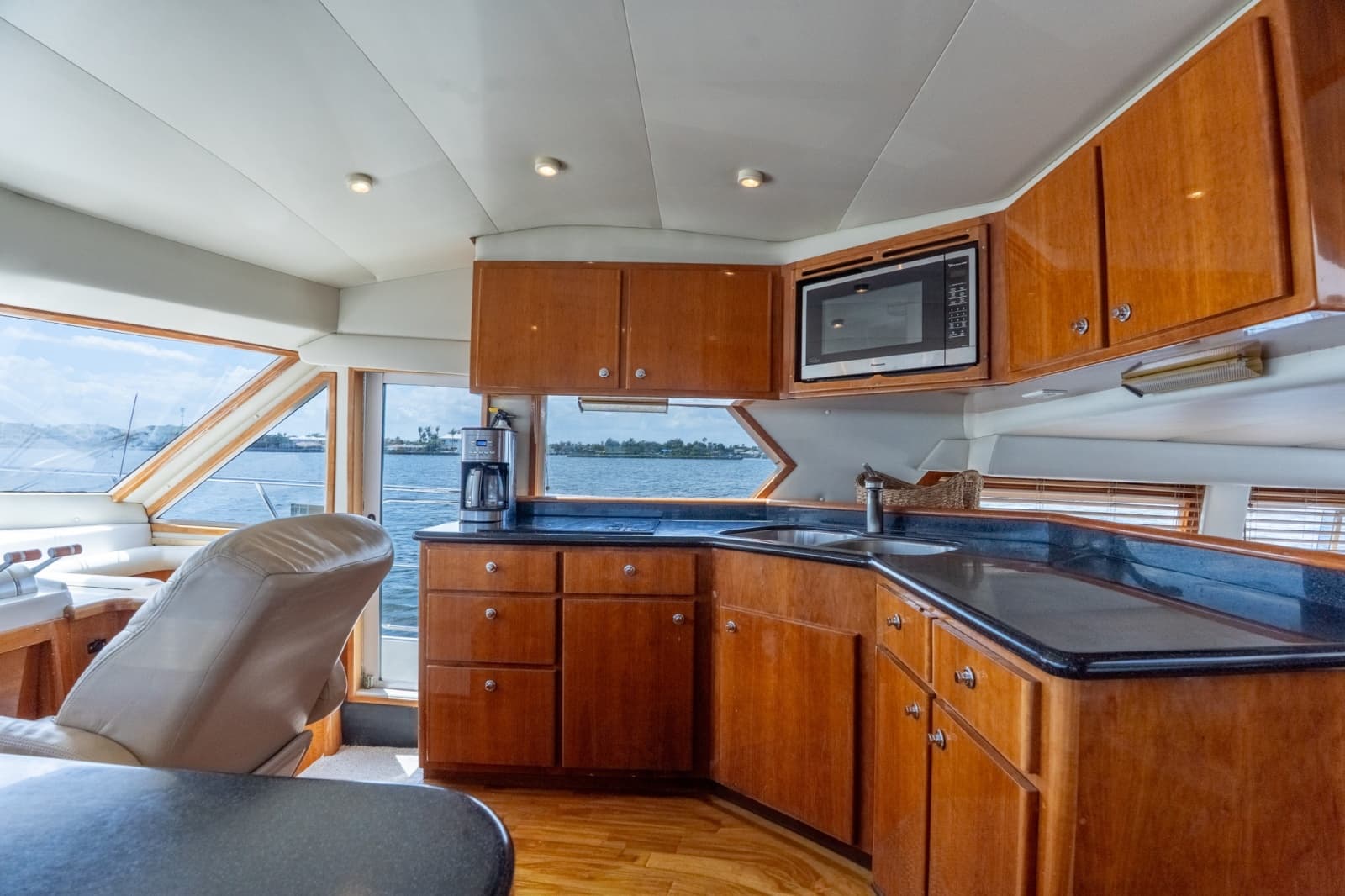 2003 Navigator 5700 - Photo 37