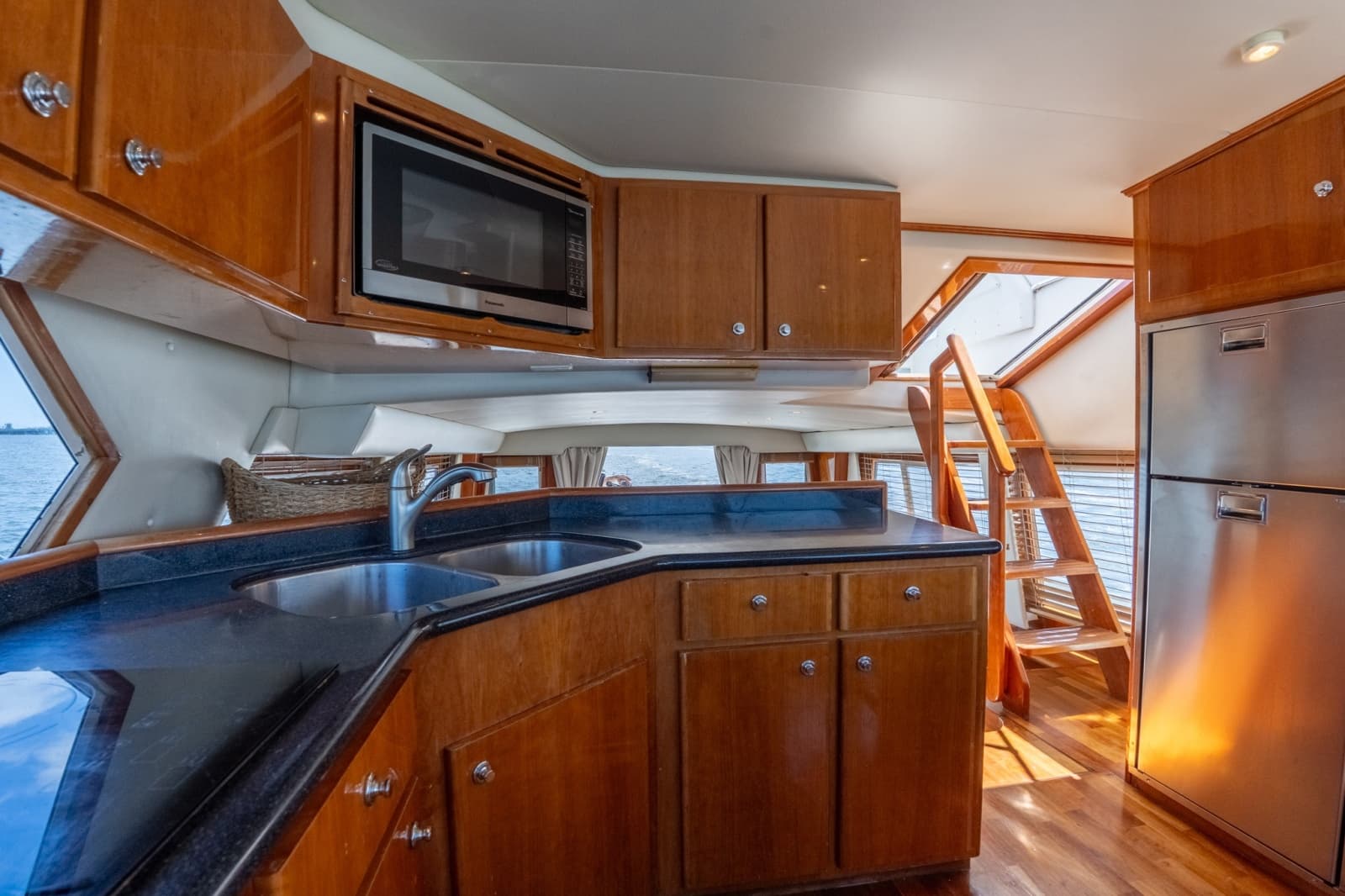 2003 Navigator 5700 - Photo 34