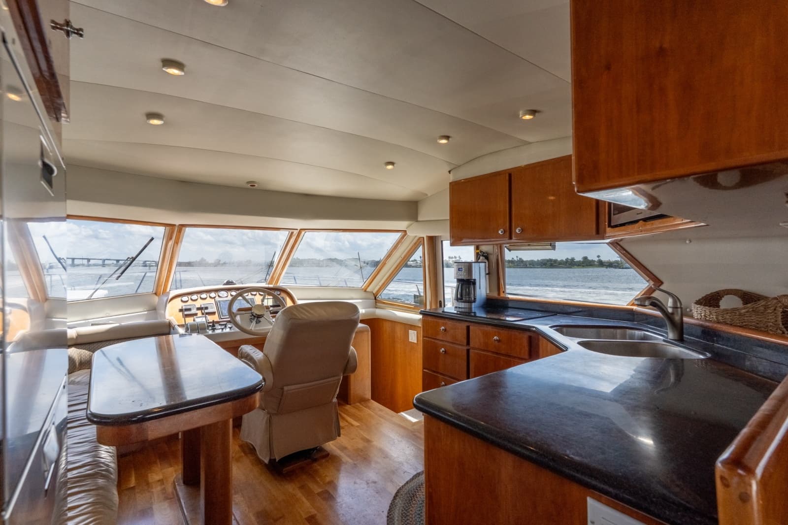 2003 Navigator 5700 - Photo 39