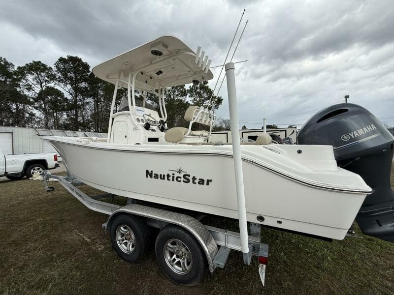 2022 NauticStar 2302 Legacy