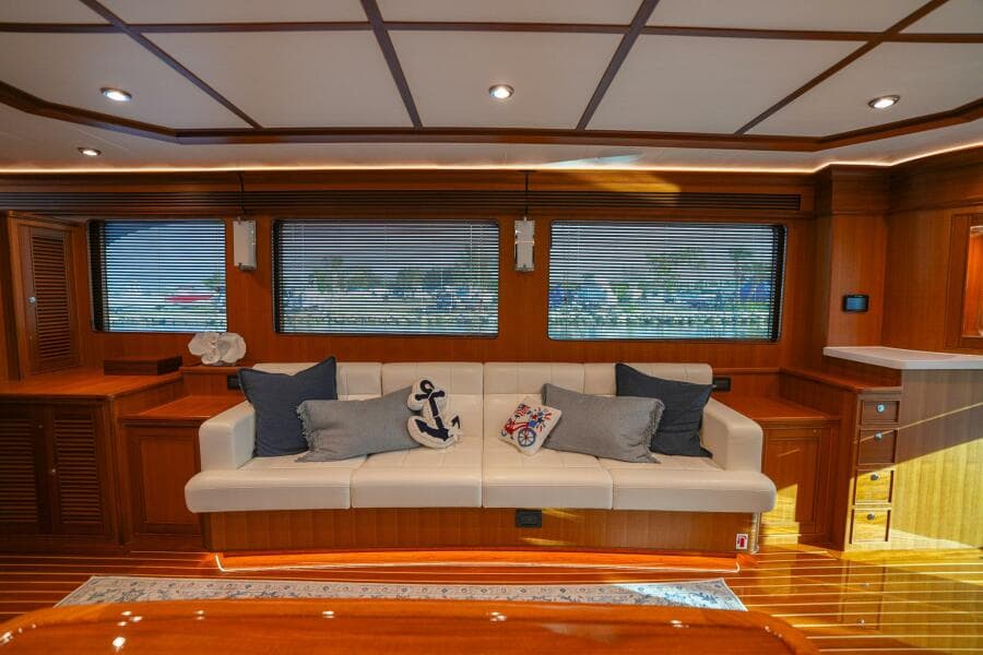 Salon Facing Starboard