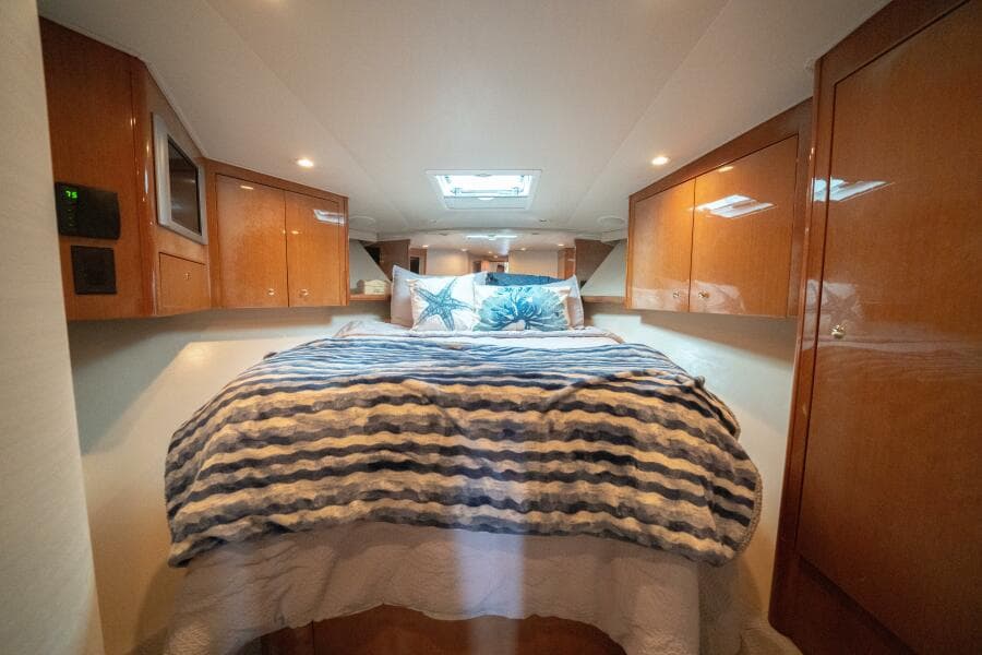 2005 Viking 52 Convertible "Aquaholic"