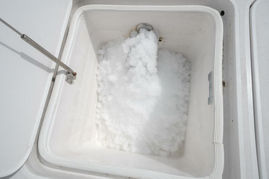 2005 Viking 52 Convertible "Aquaholic"