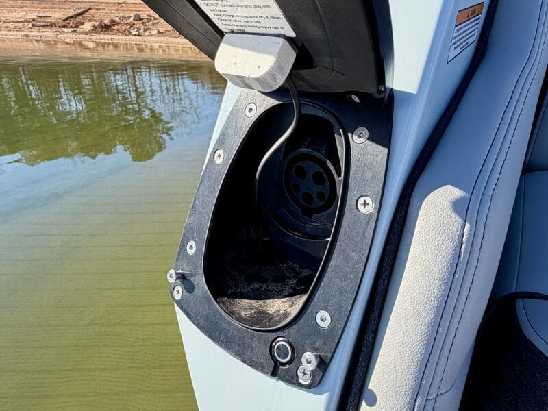 2023 Correct Craft Ingenity 23EL2 Electric Boat