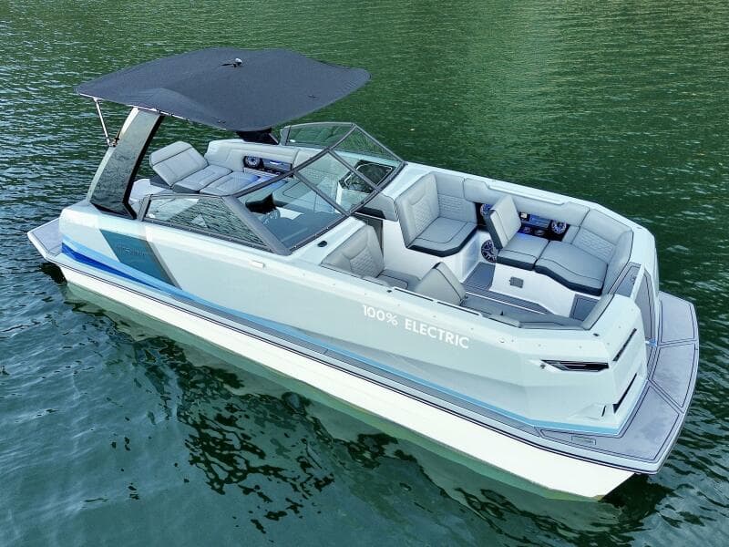 2023 Correct Craft Ingenity 23EL2 Electric Boat