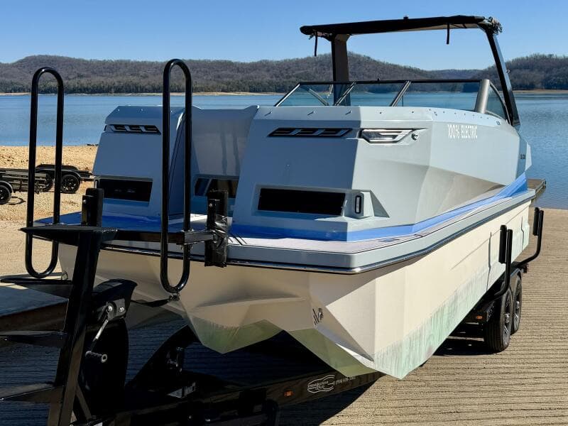 2023 Correct Craft Ingenity 23EL2 Electric Boat