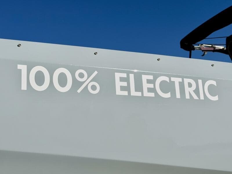 2023 Correct Craft Ingenity 23EL2 Electric Boat