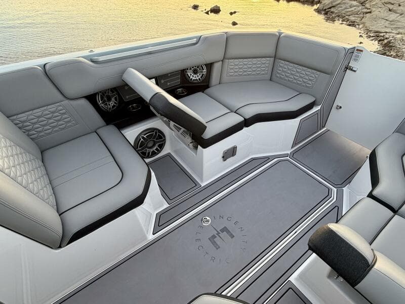 2023 Correct Craft Ingenity 23EL2 Electric Boat