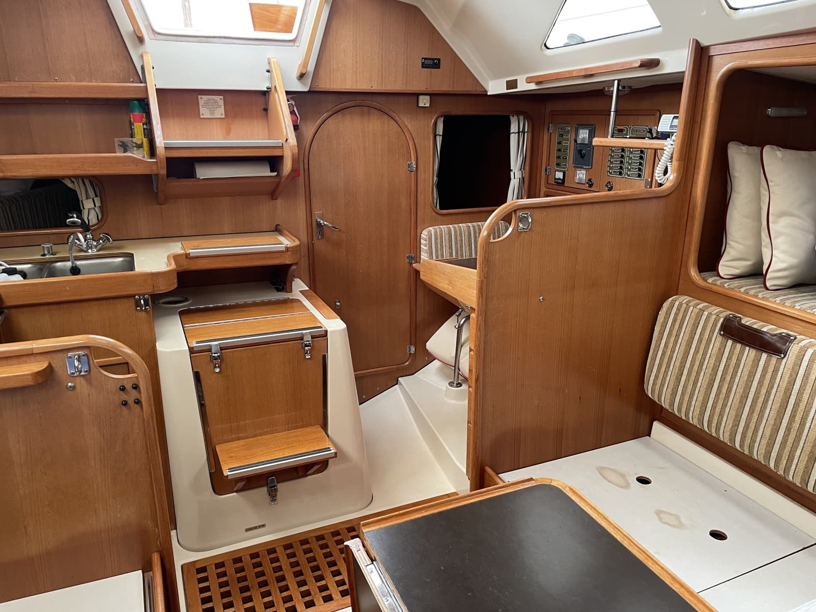 1981 Yamaha Boats 36