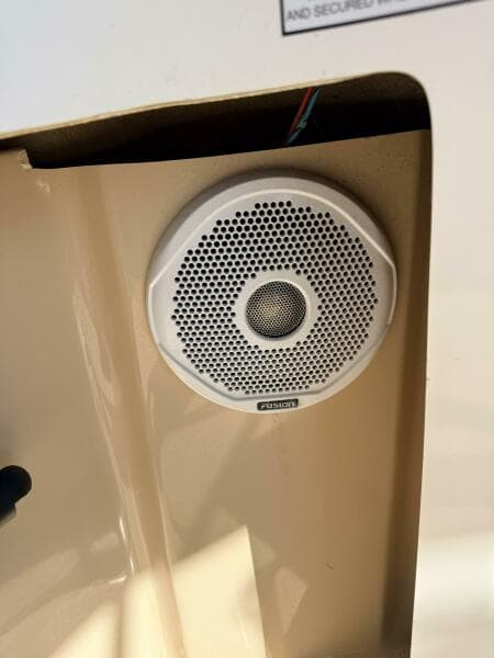 2016 Ranger Tugs R-25 SC