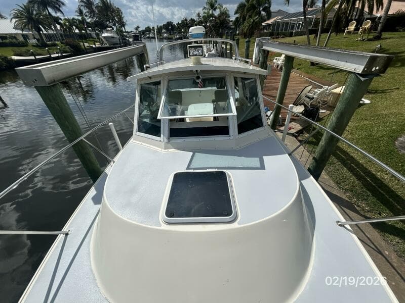 28' Albin foredeck aft
