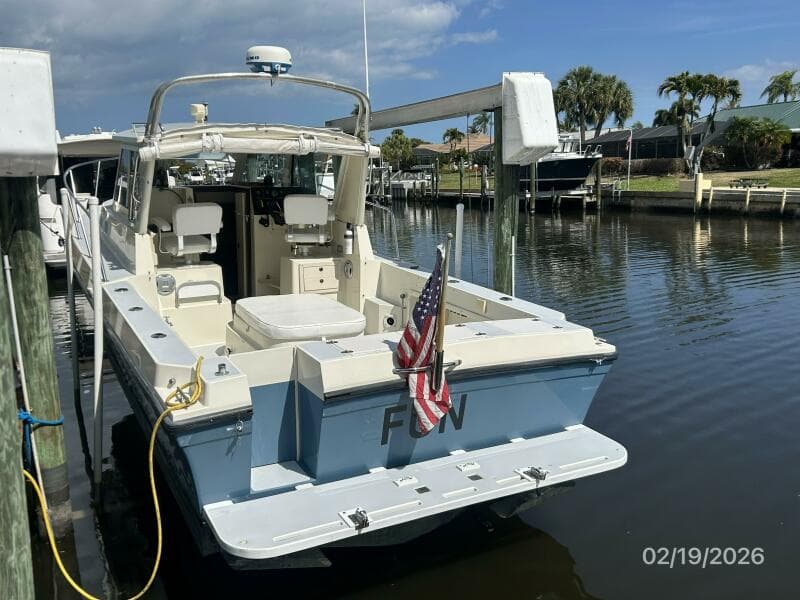 28' Albin aft profile