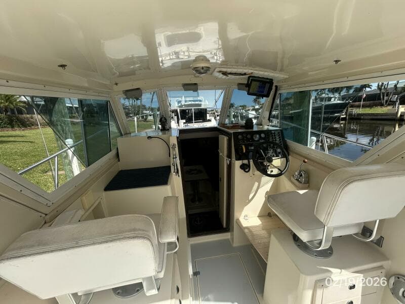 28' Albin upper deck forward