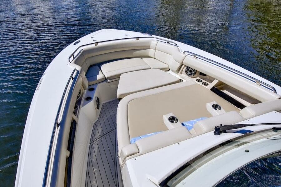 2019 Boston Whaler 350 Realm