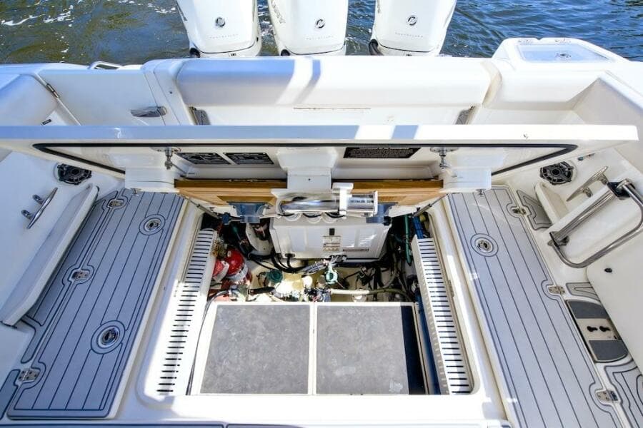 2019 Boston Whaler 350 Realm