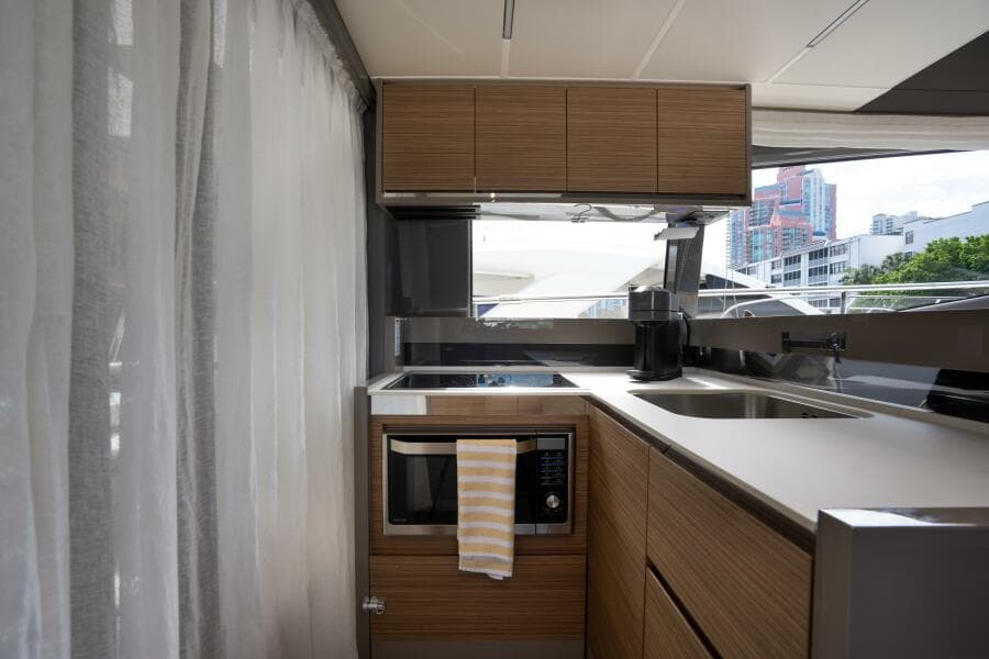 2018 Ferretti Yachts 450 Fly