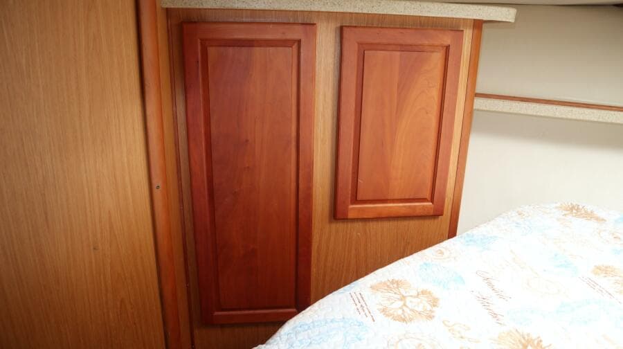 2005 Luhrs 38 Convertible