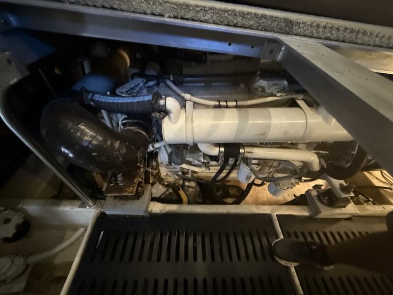 2005 Luhrs 38 Convertible